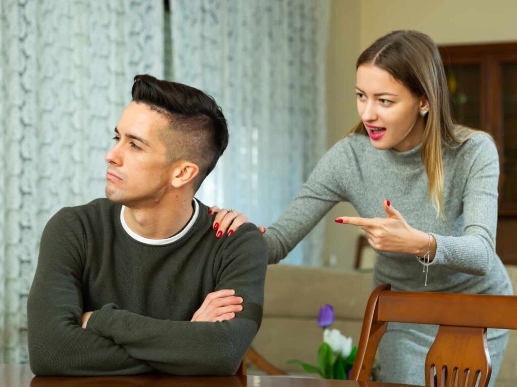 marido que despreza a esposa