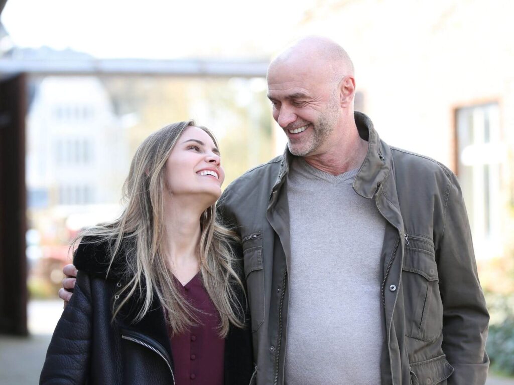 Como é casar com um homem 20 anos mais velho? Depoimento revelado! como e casar com um homem 20 anos mais velho