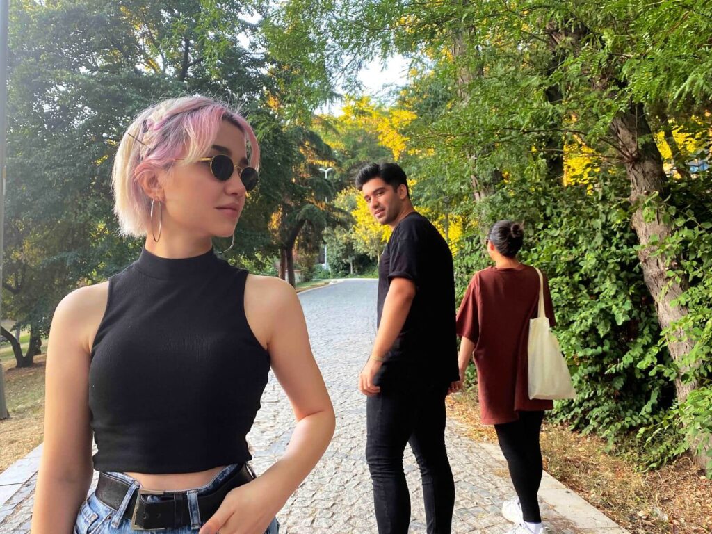 Como agir quando seu marido olha para outras? como agir quando seu marido olha para outras