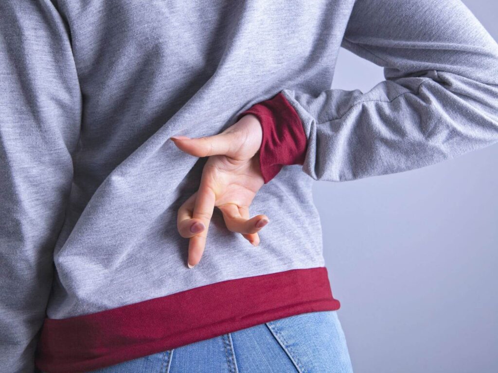 É normal mentir no relacionamento? Entenda! e normal mentir no relacionamento
