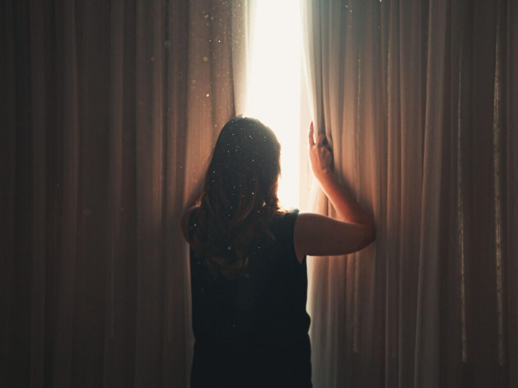meu marido ameaca acabar com o casamento se eu sair sozinha