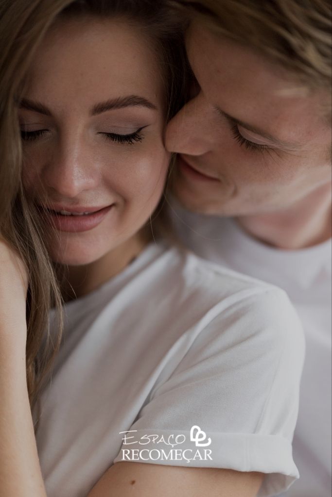 Qualidades de Gêmeos no Amor: Charme, Inteligência e Leveza na Conquista qualidades do geminiano no amor